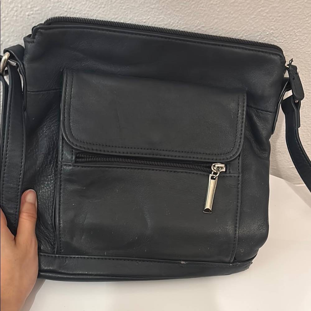 Giani Bernini Messenger Bag with Sleek Design
